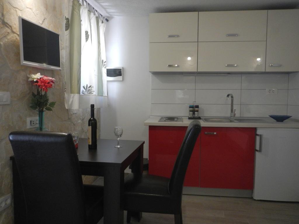 Apartments Valter Tisno Exterior photo